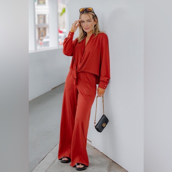 SOLID WOVEN LONG SLEEVE TIE FRONT DETAIL OVERSIZED BLOUSE - Picture 1 of 5